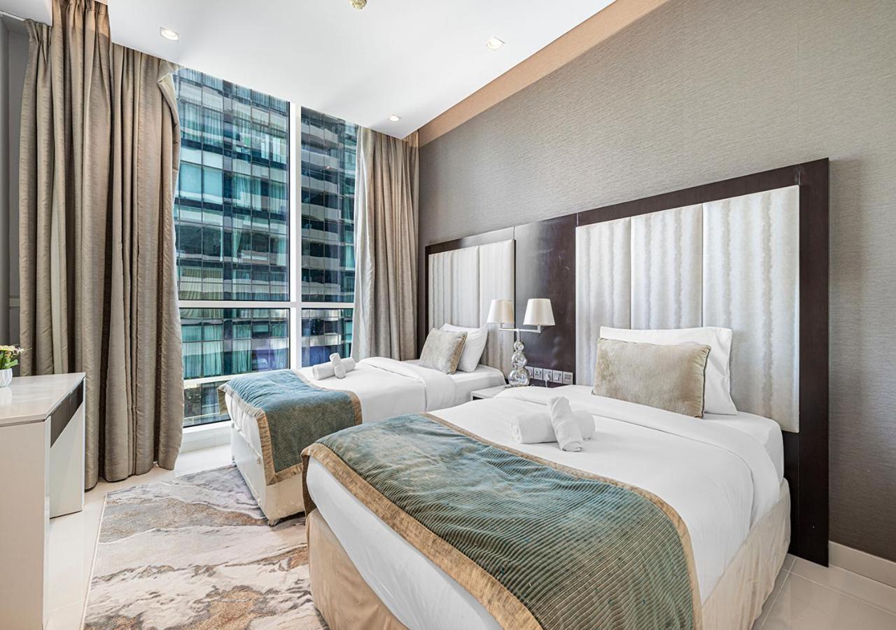 Appartement Burj Khalifa View! 2 Bedroom Luxe With 4 Minute Walk To Mall! Pool And Sauna Access!