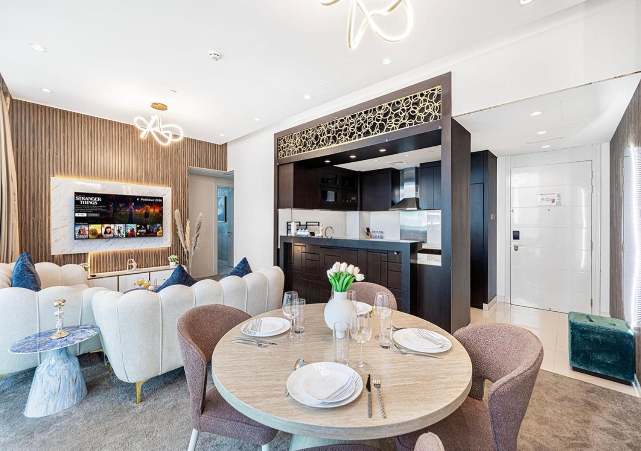 Burj Khalifa View! 2 Bedroom Luxe With 4 Minute Walk To Mall! Pool And Sauna Access! Appartement