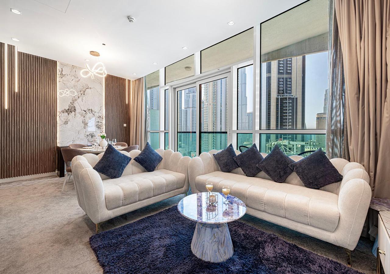 Appartement Burj Khalifa View! 2 Bedroom Luxe With 4 Minute Walk To Mall! Pool And Sauna Access! Dubai